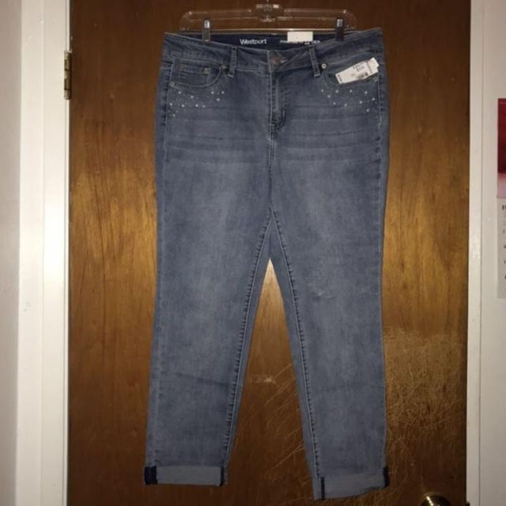 Mid rise cropped jeans